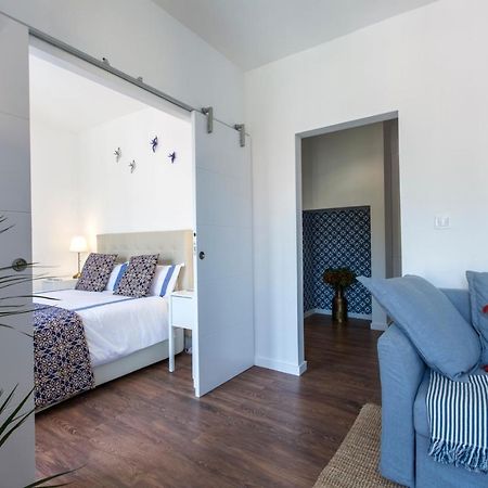 Amazing Downtown Apt With Small Balcony With View Over The Castle Lisboa المظهر الخارجي الصورة