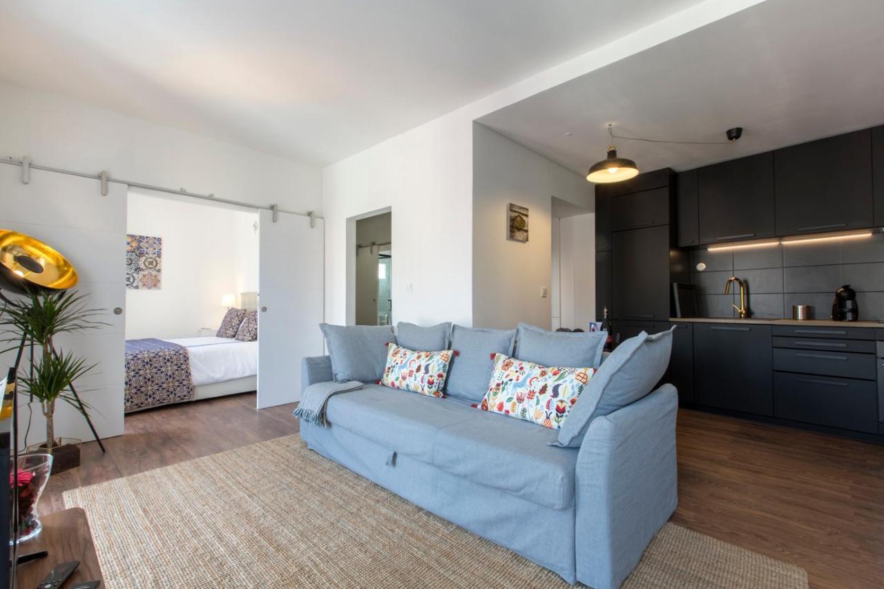 Amazing Downtown Apt With Small Balcony With View Over The Castle Lisboa المظهر الخارجي الصورة