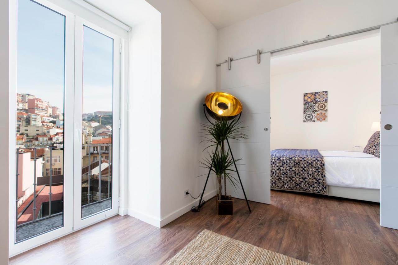 Amazing Downtown Apt With Small Balcony With View Over The Castle Lisboa المظهر الخارجي الصورة