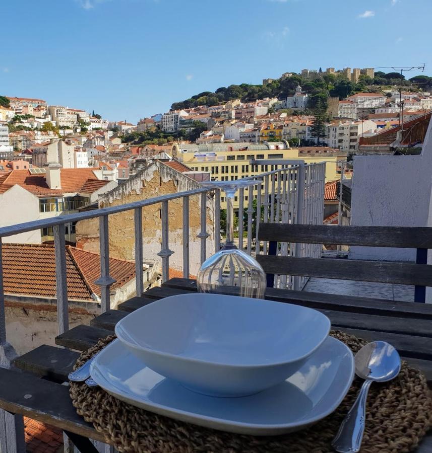 Amazing Downtown Apt With Small Balcony With View Over The Castle Lisboa المظهر الخارجي الصورة
