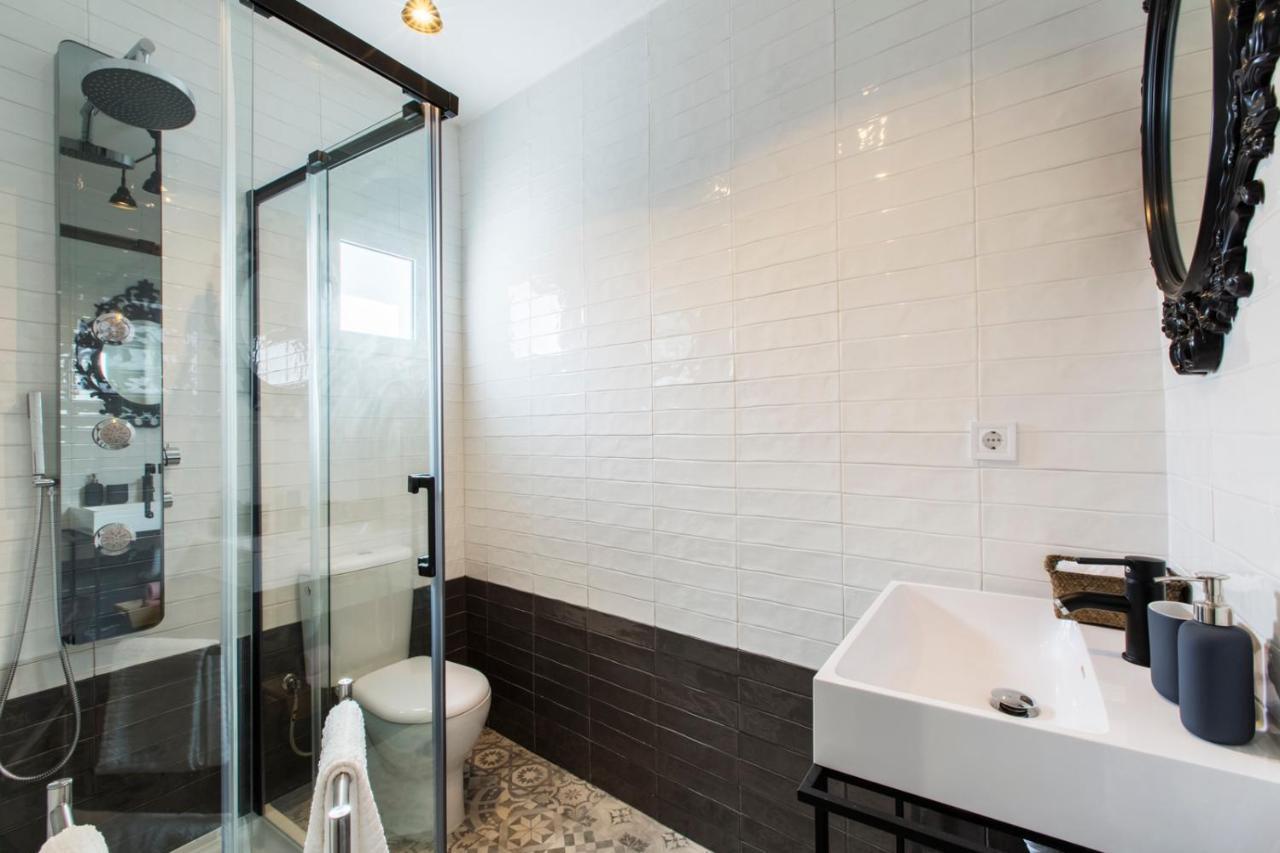 Amazing Downtown Apt With Small Balcony With View Over The Castle Lisboa المظهر الخارجي الصورة